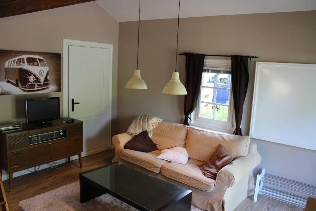Blockhouse Nicks Apartment *